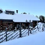 Nilimukka Log Near Center * Levi