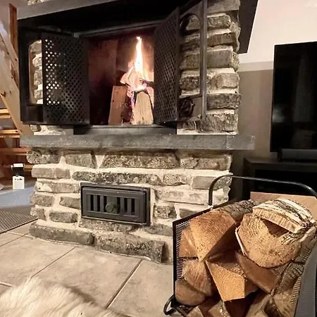 Nilimukka Log Near Center