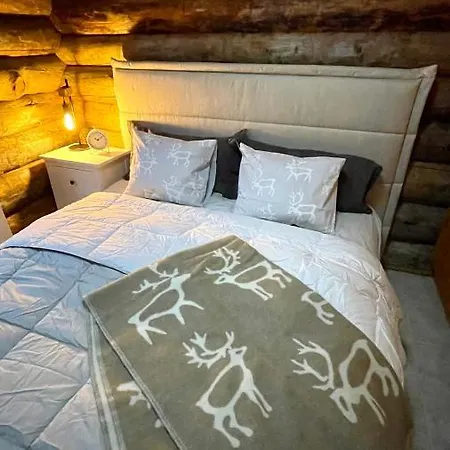 Nilimukka Log Near Center * Levi