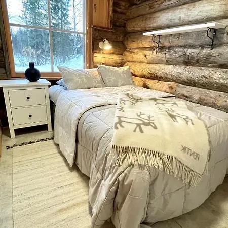 Nilimukka Log Near Center