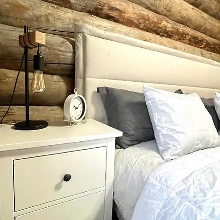 Nilimukka Log Near Center *