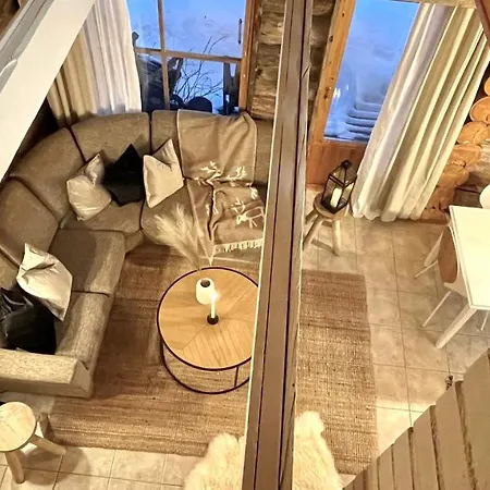 Nilimukka Log Near Center