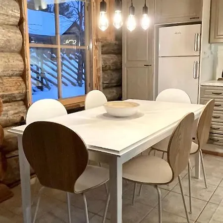 Nilimukka Log Near Center