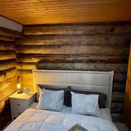 Nilimukka Log Near Center * Levi