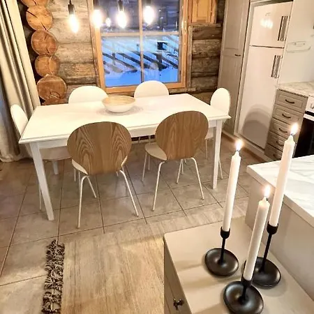 Nilimukka Log Near Center * Леви