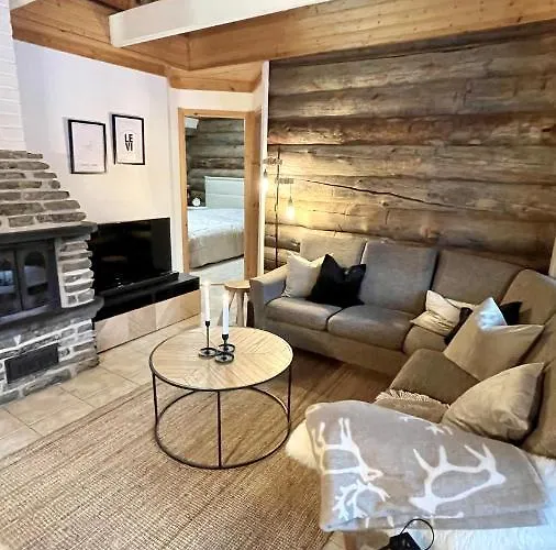 Nilimukka Log Near Center *