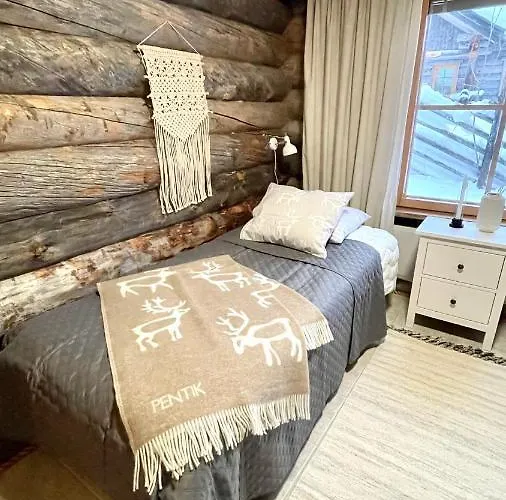 Nilimukka Log Near Center 列维