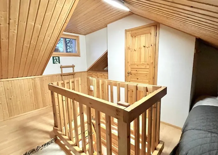 Nilimukka Log Near Center * 列维